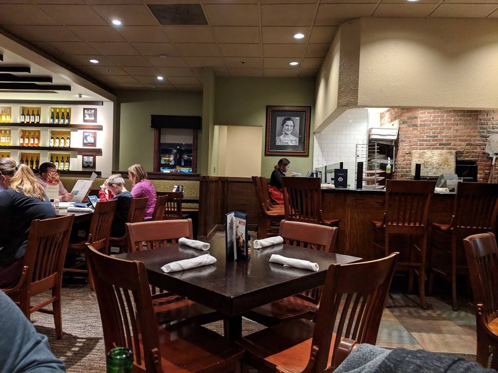 Carrabbas Italian Grill | restaurant | 100 N Pointe Blvd, Lancaster, PA 17601, USA | 7175606756 OR +1 717-560-6756