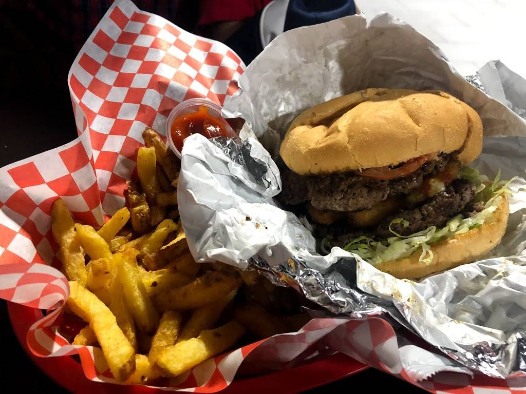 On The Bun Burgers | restaurant | 5030 Maingate Dr #11, Mississauga, ON L4W 1N5, Canada | 9052814440 OR +1 905-281-4440