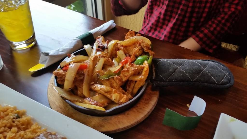 Lorenas Cantina | restaurant | 860 Elm St, Manchester, NH 03101, USA | 6039359285 OR +1 603-935-9285