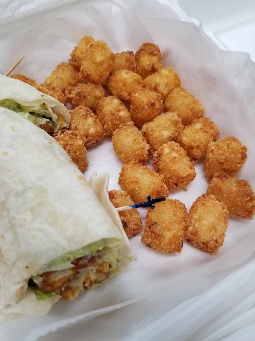 Lincoln Street Sports Bar | restaurant | 191 Lincoln St, Elkhart Lake, WI 53020, USA | 9208764900 OR +1 920-876-4900