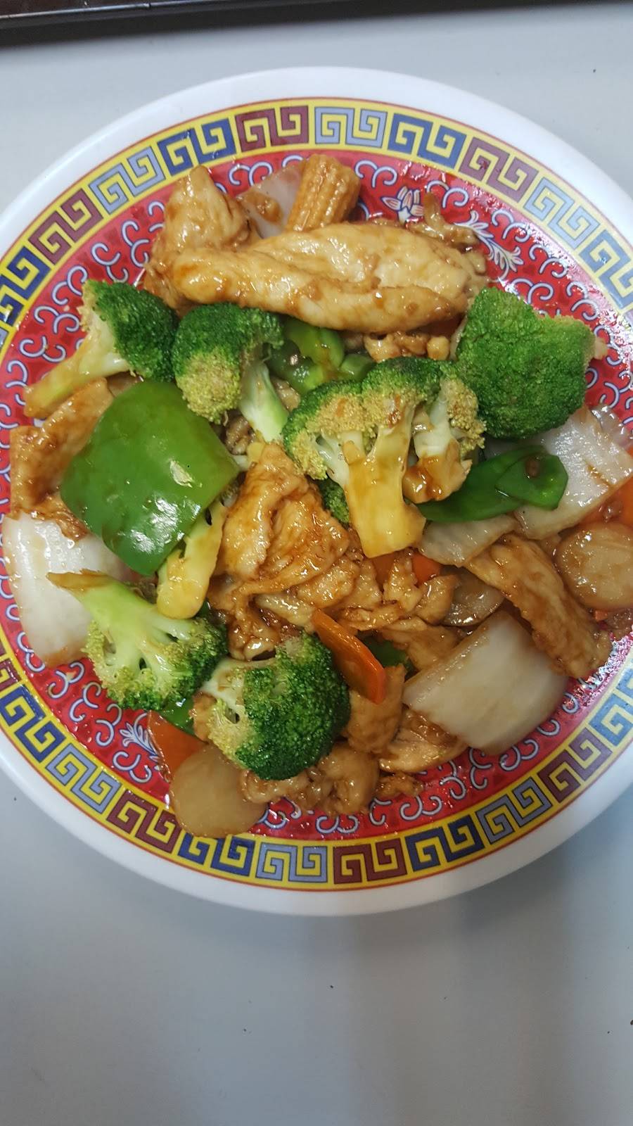 Hot Wok | restaurant | 1020 E Main St M, Purcellville, VA 20132, USA | 5407511688 OR +1 540-751-1688