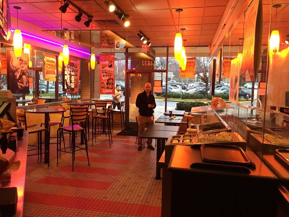 Jerrys Subs & Pizza | restaurant | 1432 North Point Village Center, Reston, VA 20194, USA | 7037070036 OR +1 703-707-0036