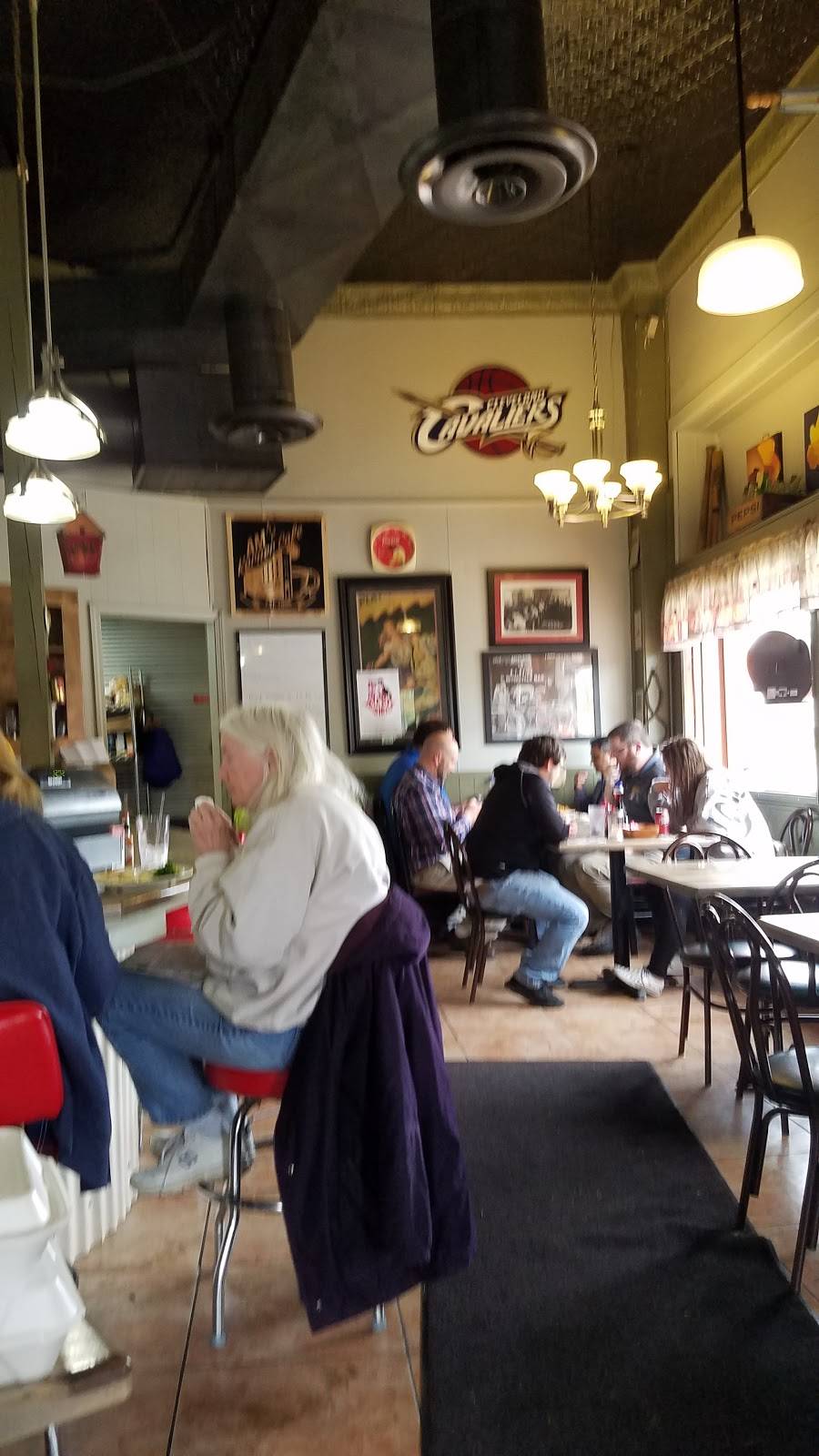 A M Corner Cafe | restaurant | 601 W State St, Fremont, OH 43420, USA | 5672012046 OR +1 567-201-2046