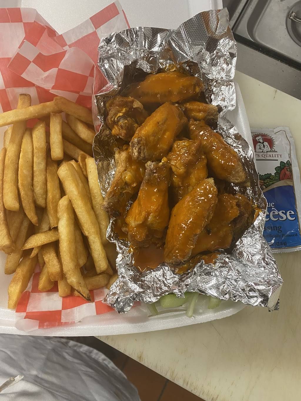 Azizos Pizza & Grill | restaurant | 2200 E Lehigh Ave, Philadelphia, PA 19125, USA | 2152282888 OR +1 215-228-2888