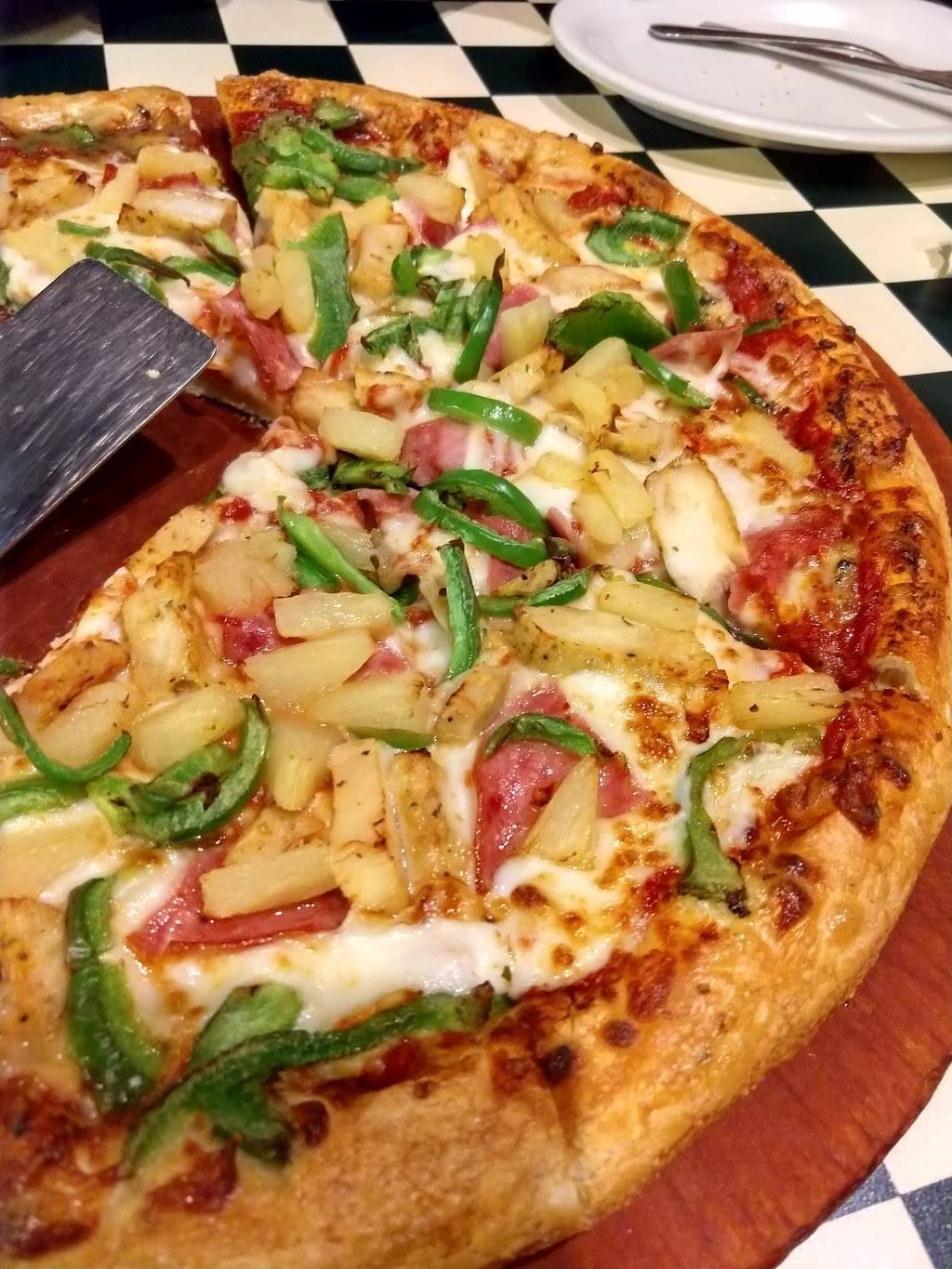 Pizza Hut | restaurant | 3451 W Devon Ave, Chicago, IL 60659, USA | 7734633043 OR +1 773-463-3043