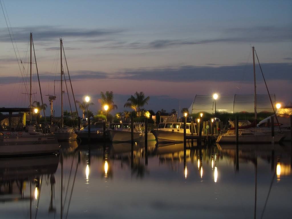 Herrington Harbour South | restaurant | 7149 Lake Shore Dr, North Beach, MD 20714, USA | 3018558399 OR +1 301-855-8399