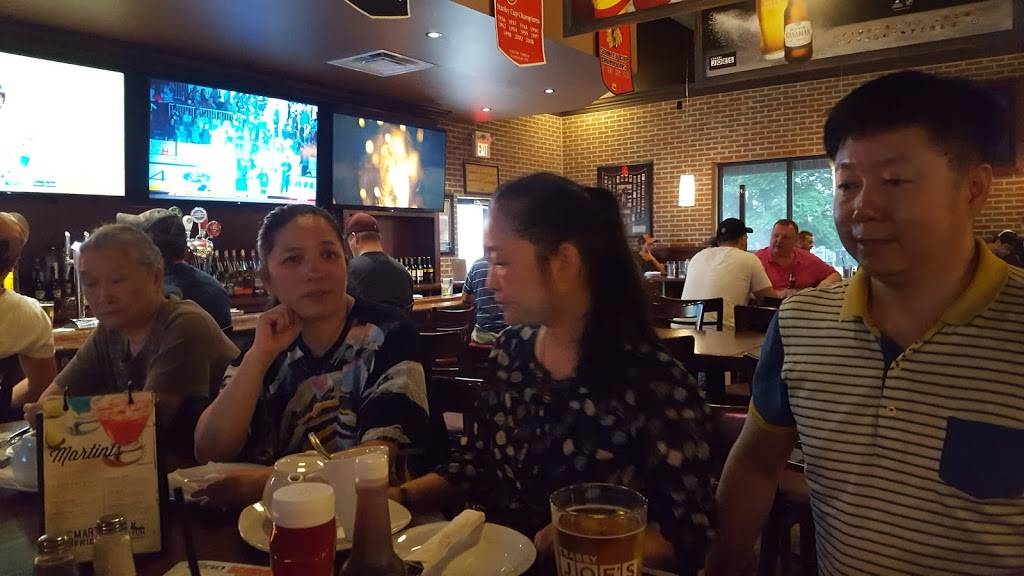 Crabby Joes Bar • Grill | restaurant | 456 Fairview Dr, Brantford, ON N3R 7A9, Canada | 5197580100 OR +1 519-758-0100