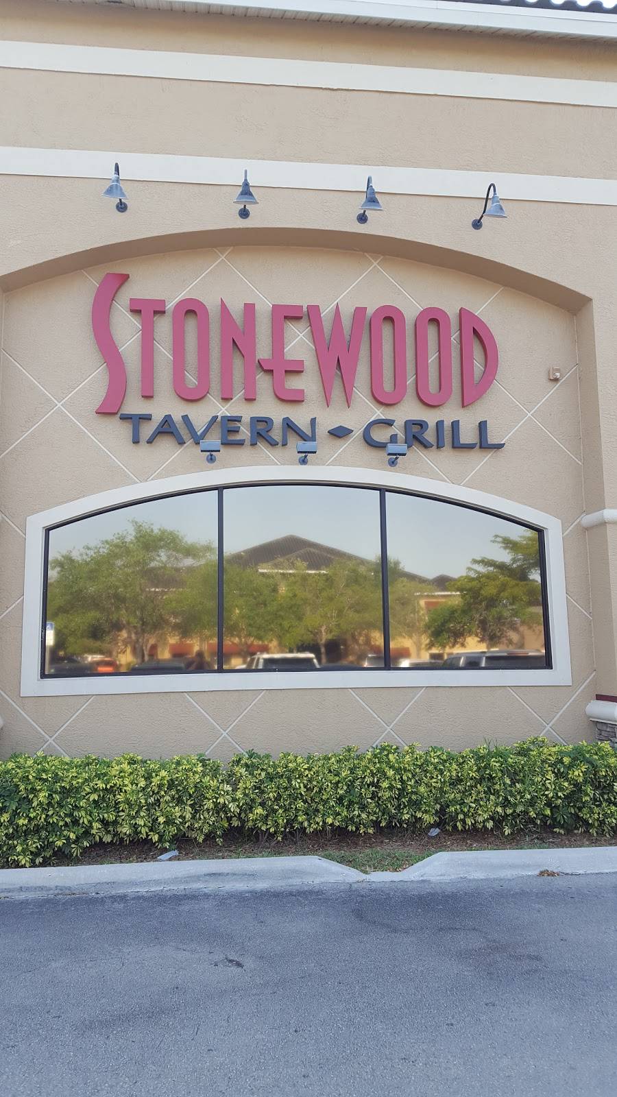 Stonewood Grill & Tavern | restaurant | 7935 Airport-Pulling Rd #20, Naples, FL 34109, USA | 2395930001 OR +1 239-593-0001