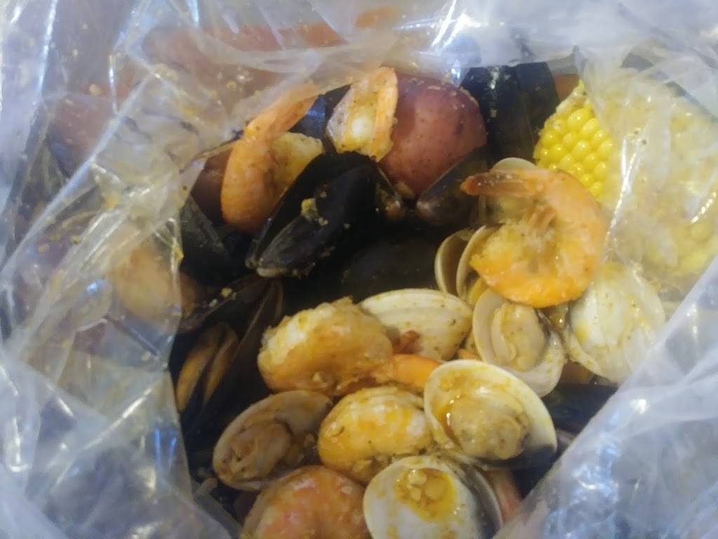 Red Crab Seafood Restaurant | restaurant | 120 Hanes Square Shop Cir, Winston-Salem, NC 27103, USA | 3368936310 OR +1 336-893-6310