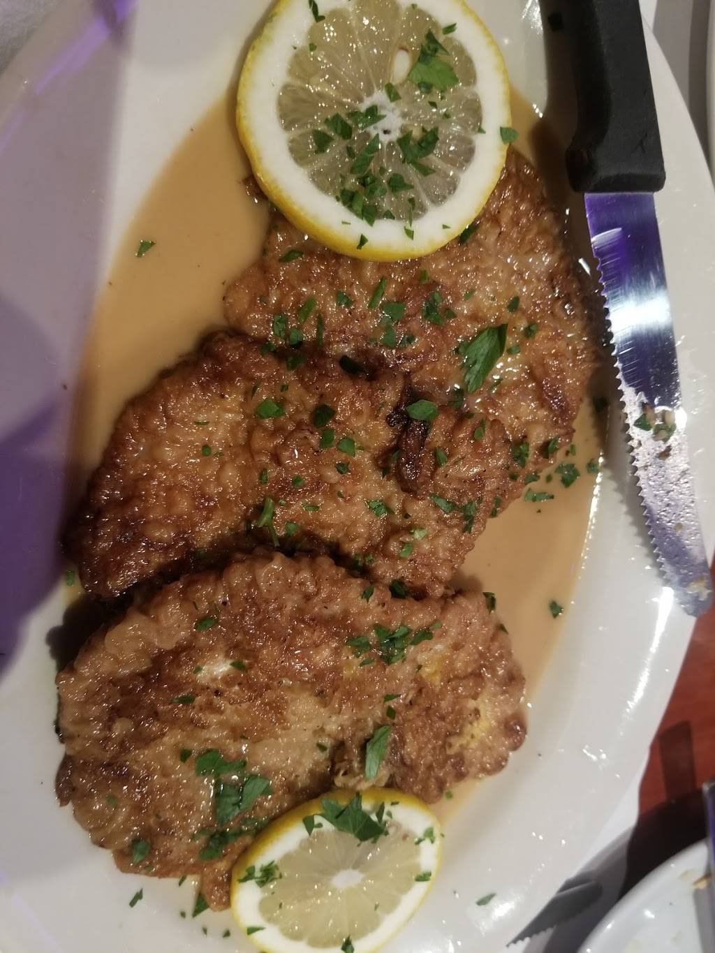 Avellinos | restaurant | 9703 64th Ave, Rego Park, NY 11374, USA | 7184590632 OR +1 718-459-0632