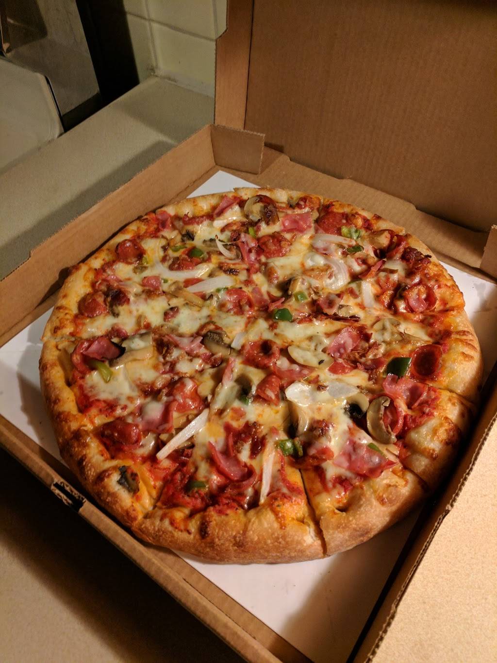 Primos Pizza | restaurant | 8237 Allen Rd, Allen Park, MI 48101, USA | 3139285500 OR +1 313-928-5500