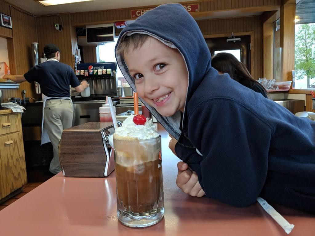 A&W Drive In | restaurant | 301 Lafayette Ave, Bay City, MI 48708, USA | 9898920321 OR +1 989-892-0321