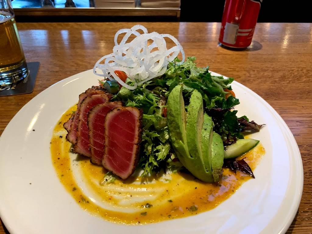 Baxters Landing | restaurant | 419 King St W #2030a, Oshawa, ON L1J 2K5, Canada | 9052150132 OR +1 905-215-0132