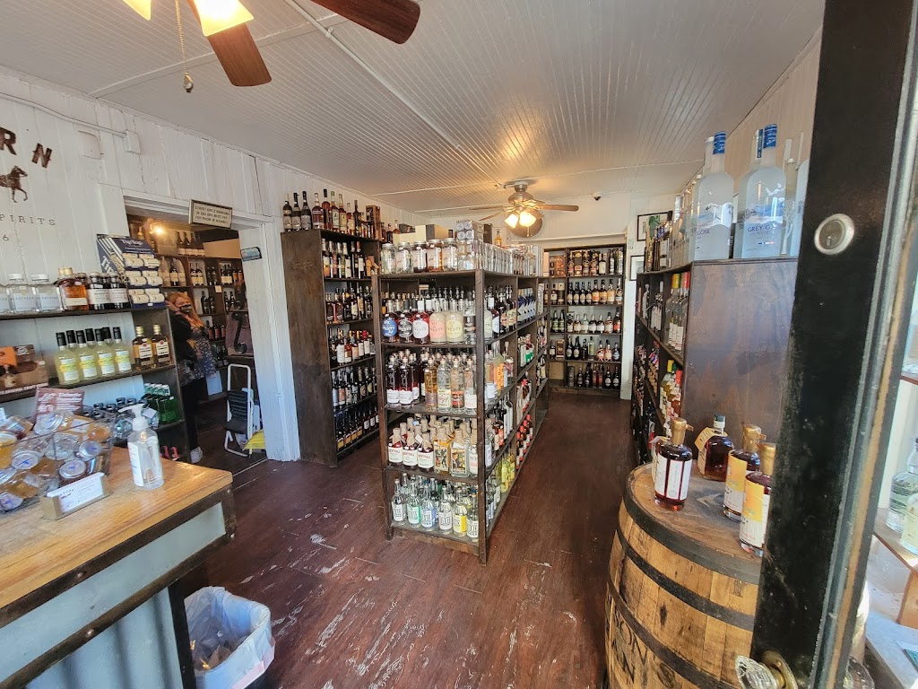 The Tavern at Rainbow Row | restaurant | 120 E Bay St, Charleston, SC 29401, USA | 8437224800 OR +1 843-722-4800