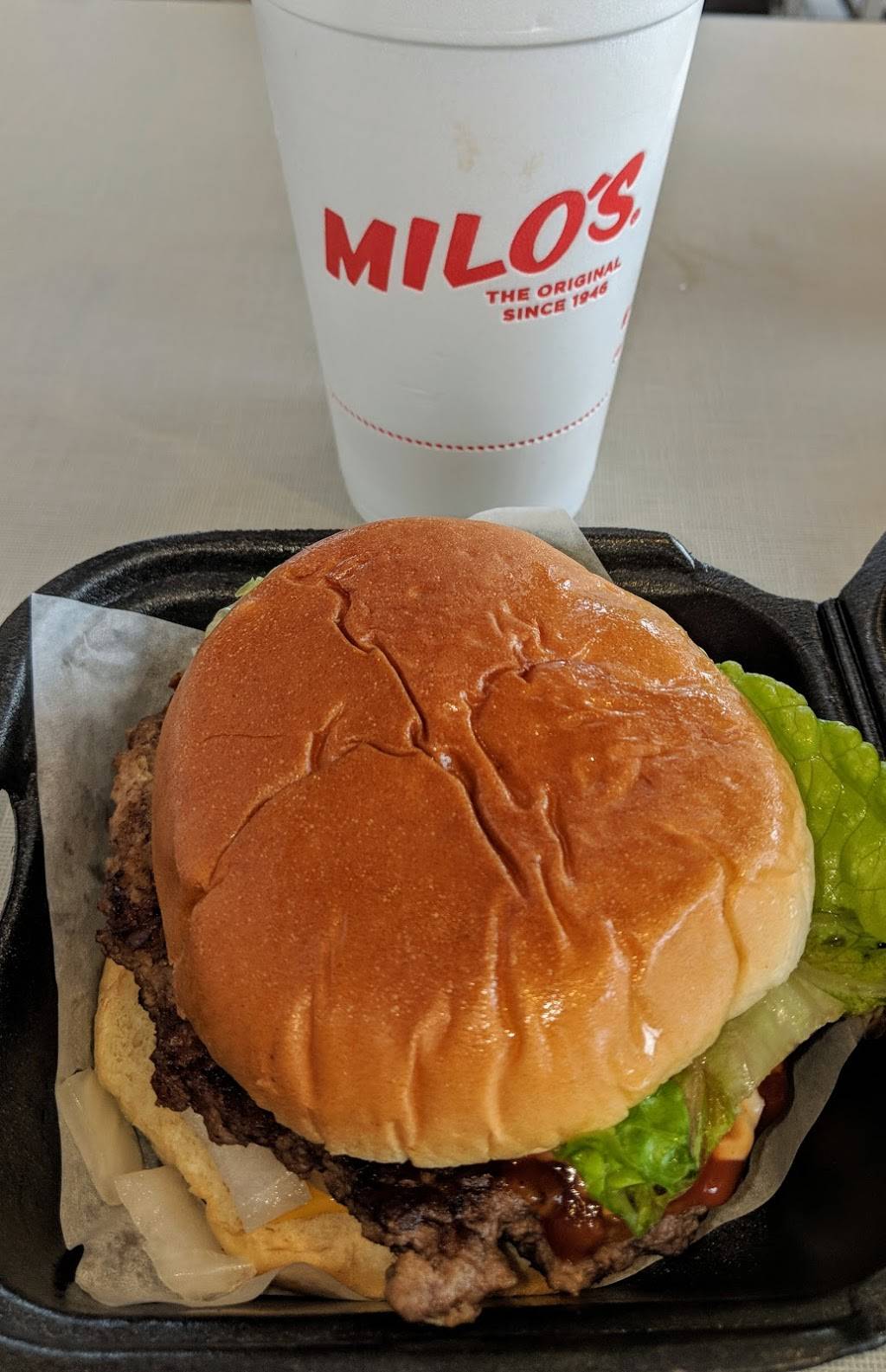 Milos Hamburgers | restaurant | 1 Limestone Pkwy, Calera, AL 35040, USA | 2056687748 OR +1 205-668-7748