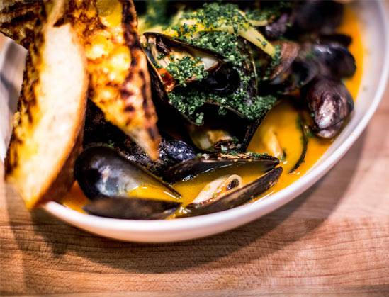 Bookmakers Cocktail Club | restaurant | 31 E Cross St, Baltimore, MD 21230, USA | 4434384039 OR +1 443-438-4039