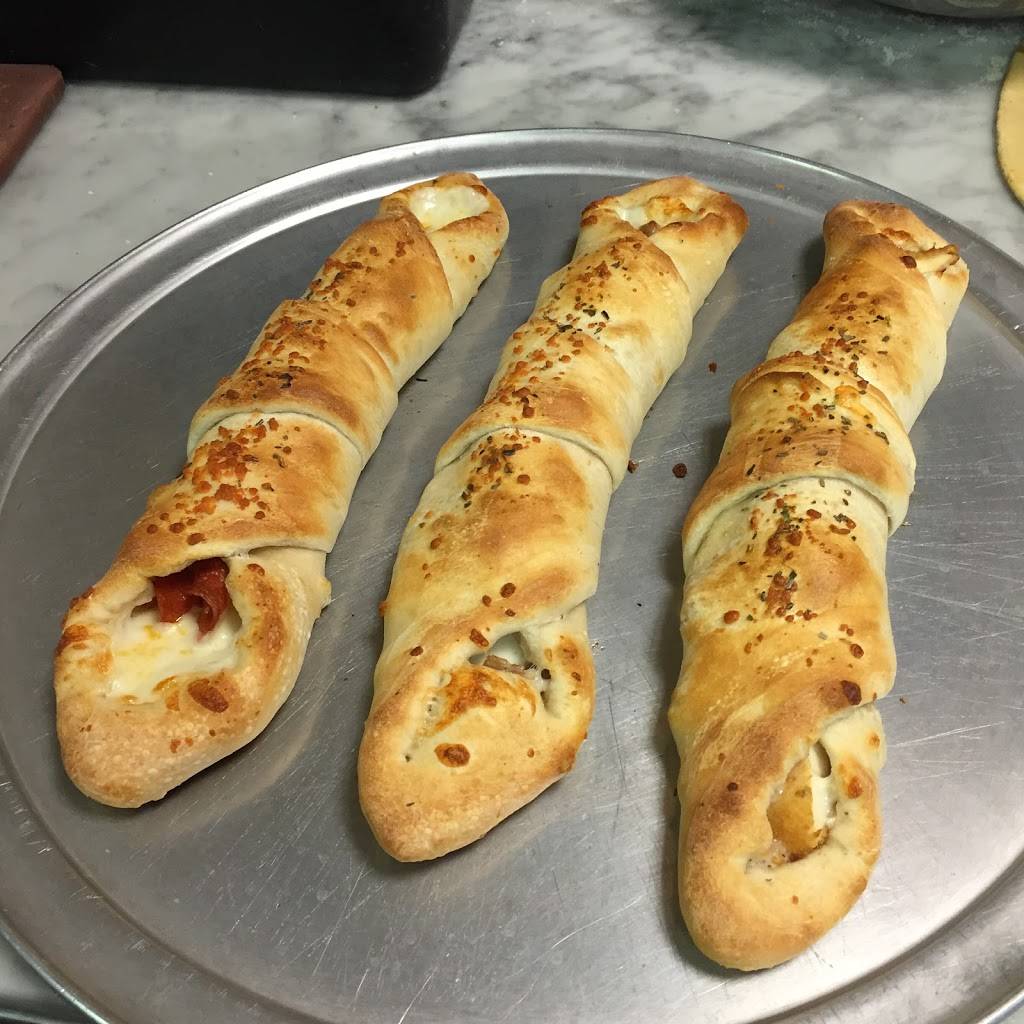 Ippolitos Cucina Italiana and Pizzeria | restaurant | 700 NJ-70, Lakewood, NJ 08701, USA | 7323630103 OR +1 732-363-0103