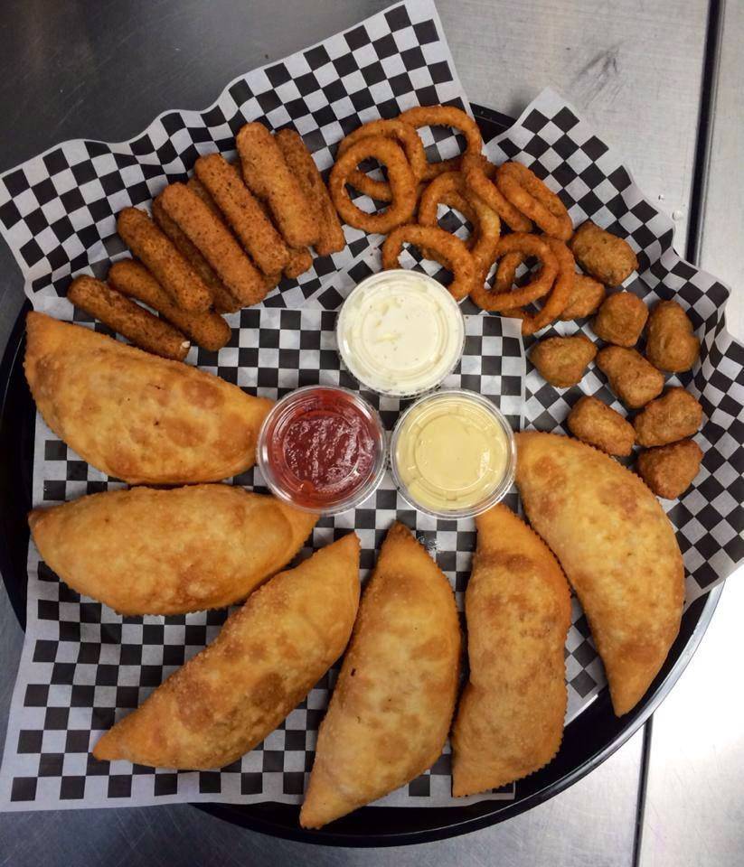 Double Decker Pizza | meal delivery | 220 Wilmington West Chester Pike, Chadds Ford, PA 19317, USA | 6104594090 OR +1 610-459-4090