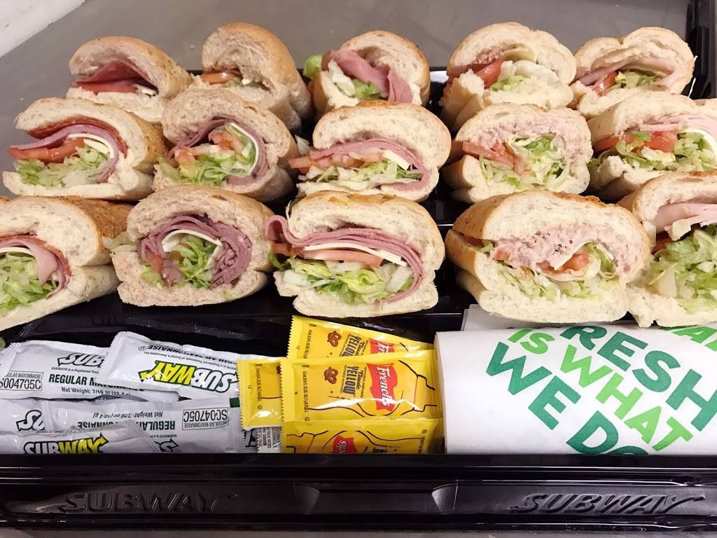 Subway | restaurant | 1741 Dorsey Rd #105, Hanover, MD 21076, USA | 4107962200 OR +1 410-796-2200