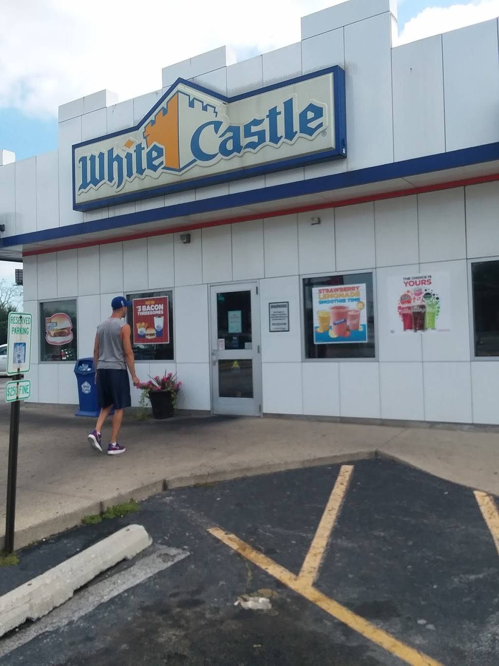 White Castle | restaurant | 1400 Sibley Blvd, Dolton, IL 60419, USA | 7088685494 OR +1 708-868-5494