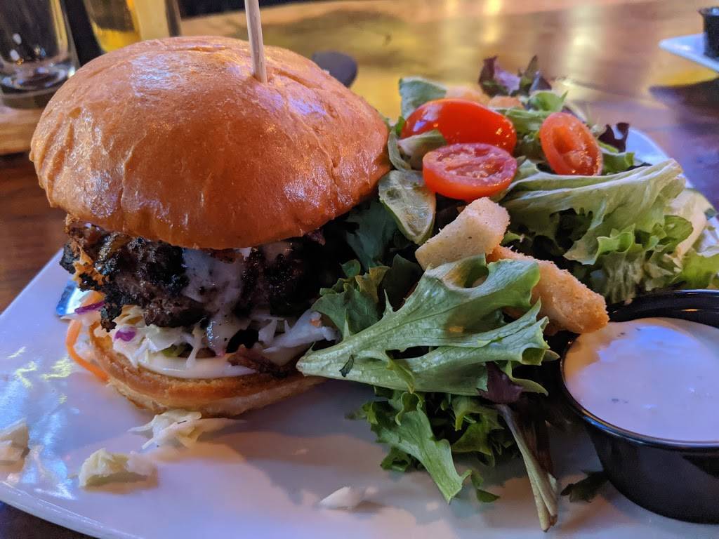 The Lodge Sports Grille | restaurant | 15117 Main St b101, Mill Creek, WA 98012, USA | 4252256347 OR +1 425-225-6347