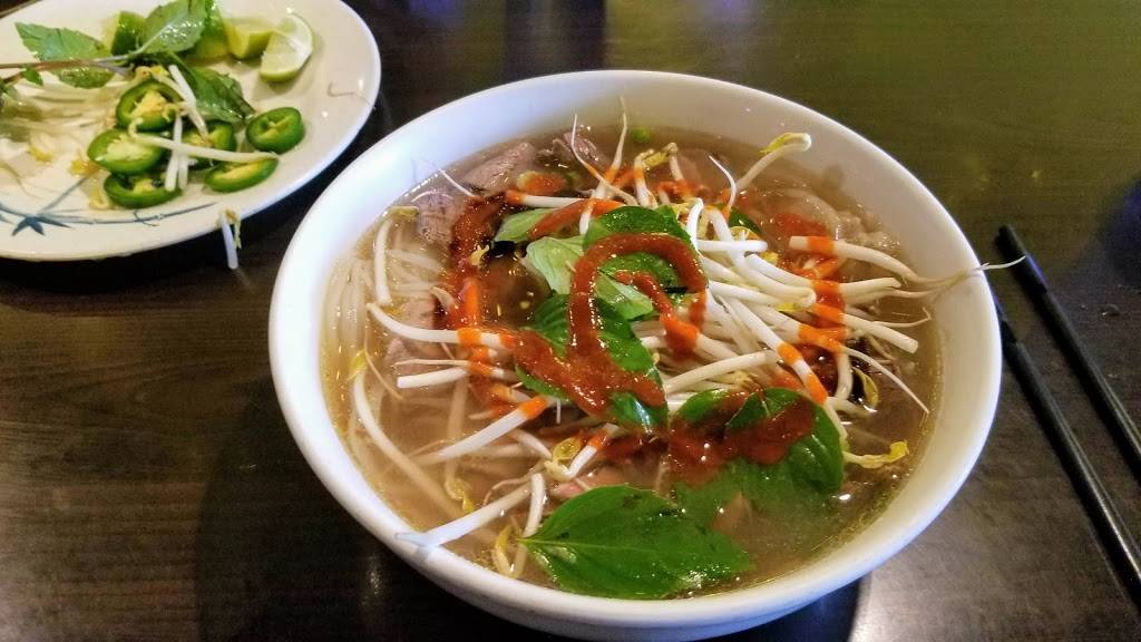 Pho Real Vietnamese Restaurant | restaurant | 440 E McCullough Dr #206, Charlotte, NC 28262, USA | 7047172500 OR +1 704-717-2500