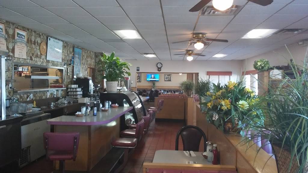 Bay Front Restaurant | restaurant | 1075 Empire Blvd, Rochester, NY 14609, USA | 5854822247 OR +1 585-482-2247