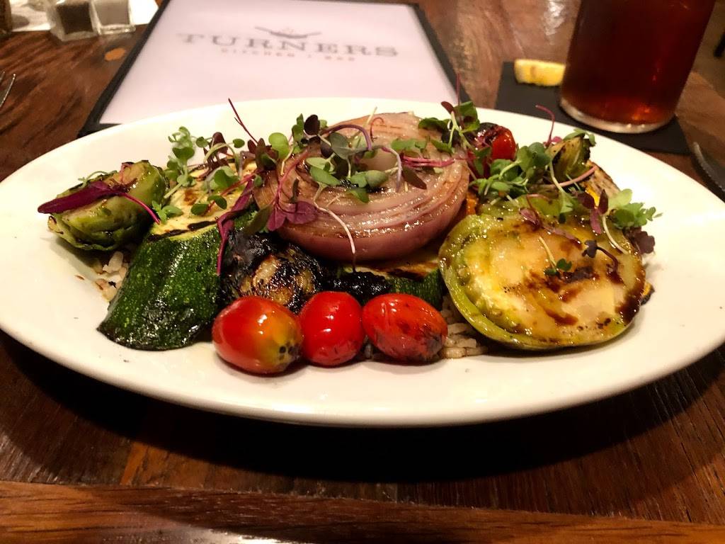 Turners Kitchen + Bar | restaurant | 114 S 5th St, Leesburg, FL 34748, USA | 3525302274 OR +1 352-530-2274