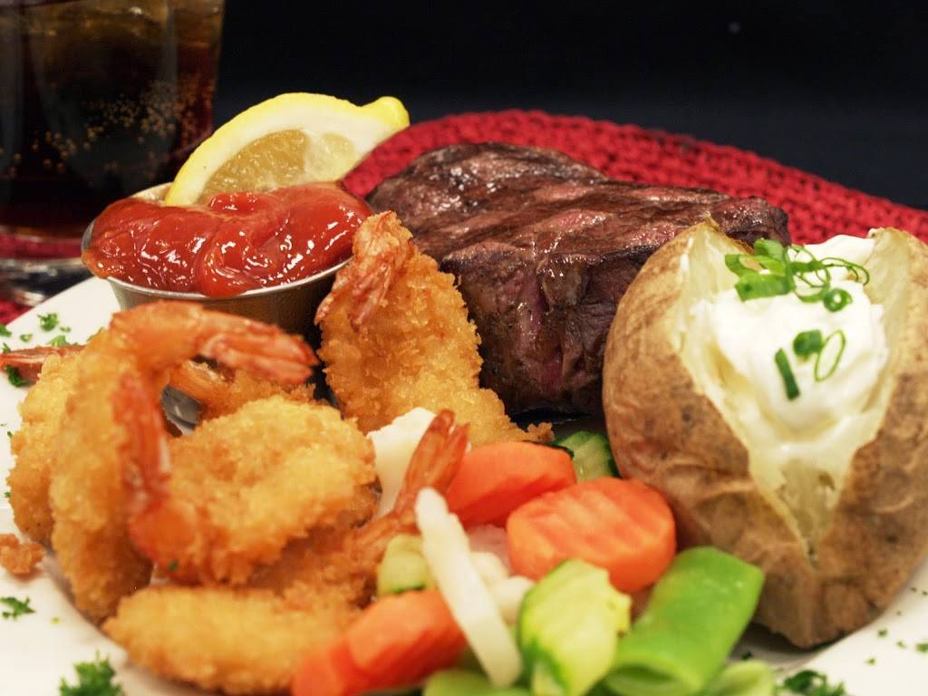 Edgewater Grille | restaurant | 3001 Winegard Dr, Burlington, IA 52601, USA | 3197532946 OR +1 319-753-2946