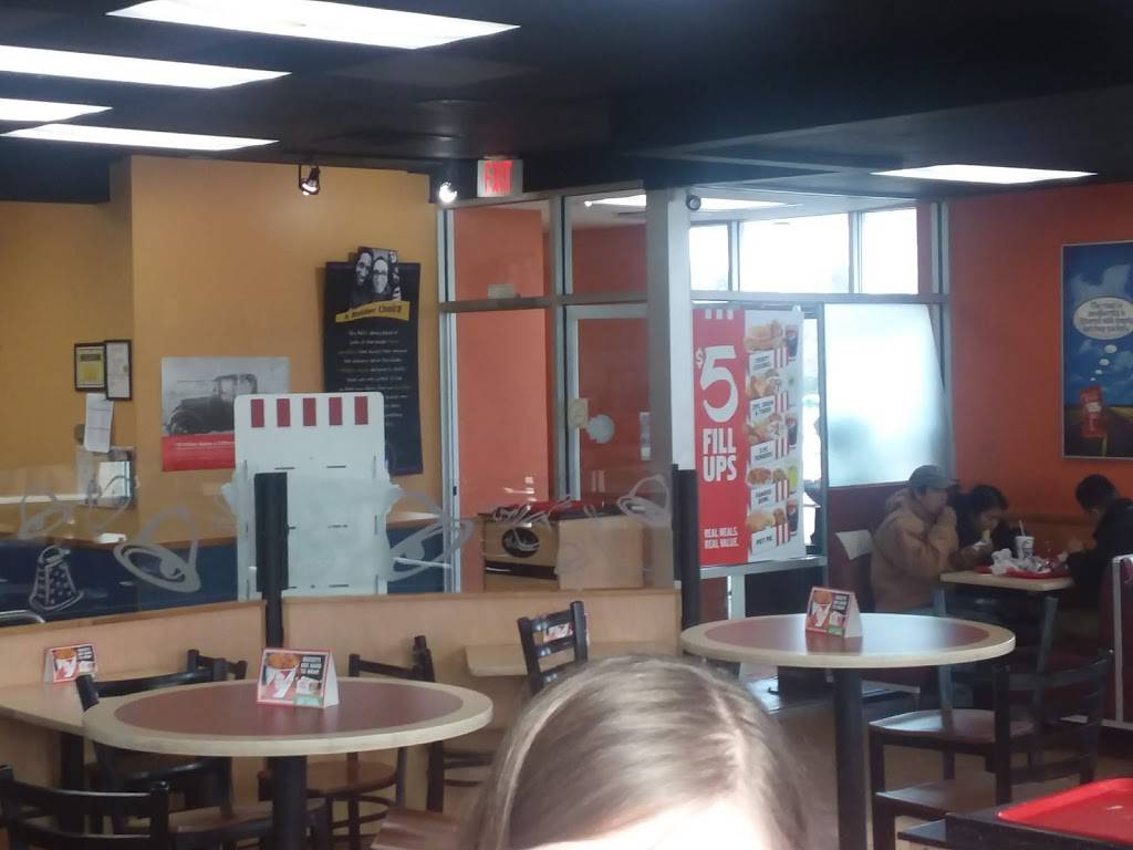 KFC | restaurant | 3007 S Center St, Marshalltown, IA 50158, USA | 6417527766 OR +1 641-752-7766