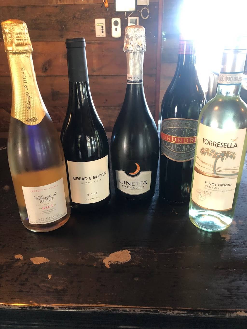 The Vintage Hideaway Beer and Wine Garden | restaurant | 3820 Schoenst Rd, Carmine, TX 78932, USA | 2812357486 OR +1 281-235-7486