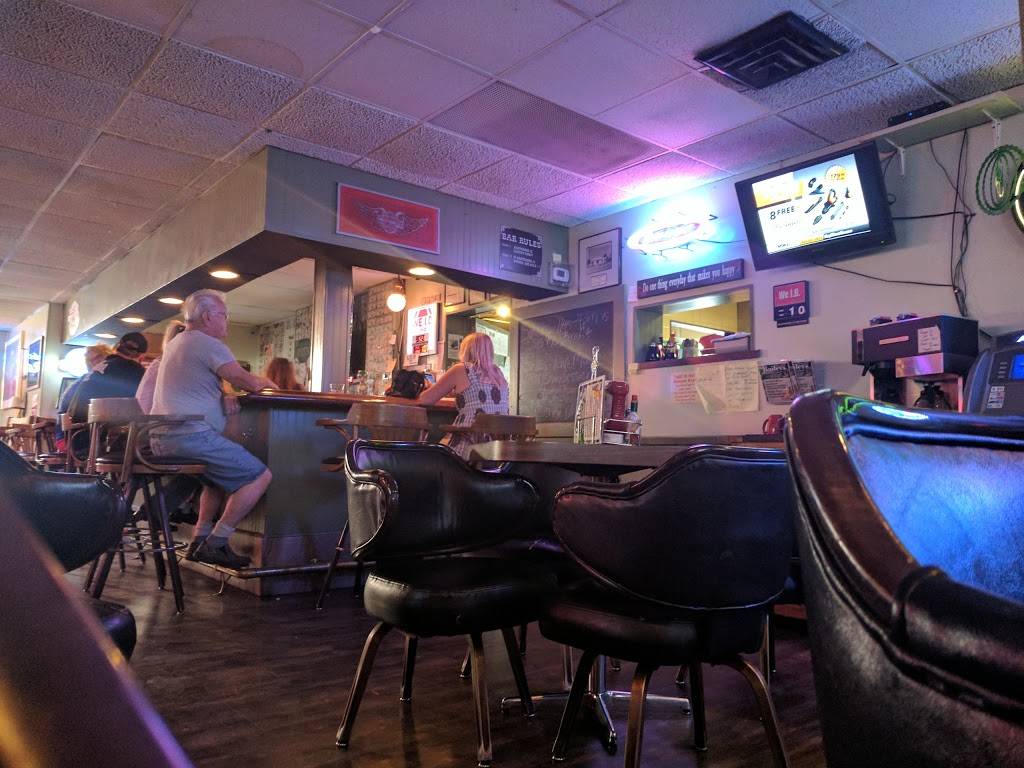 Bailey pub & grub | restaurant | 918 E Euclid Ave, Des Moines, IA 50316, USA | 5152666560 OR +1 515-266-6560