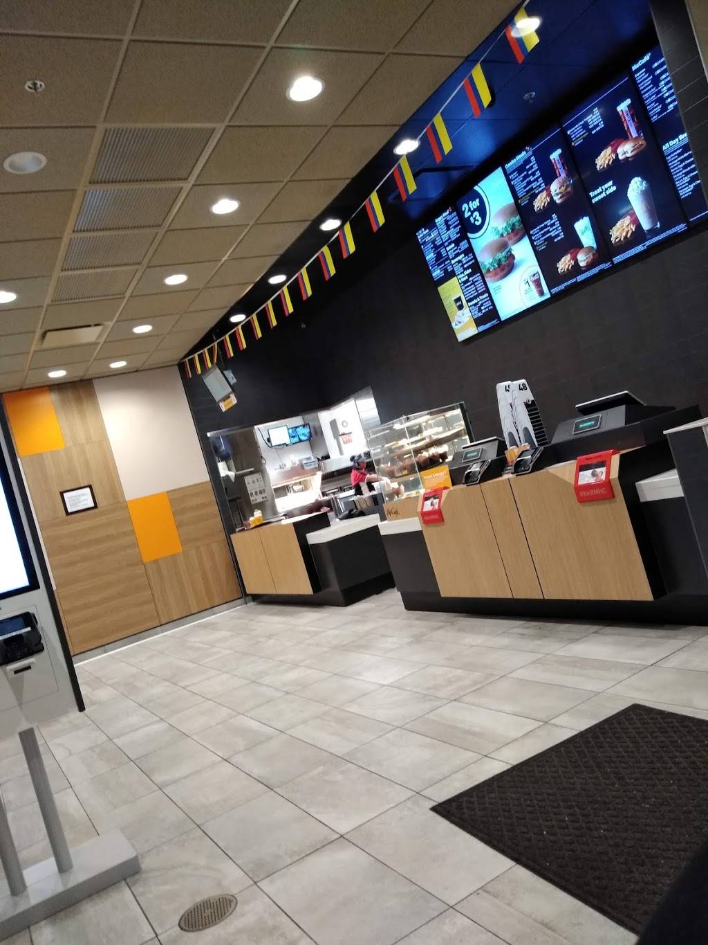 McDonald’s | restaurant | 947 Meacham Rd, Elk Grove Village, IL 60007, USA | 8479850490 OR +1 847-985-0490