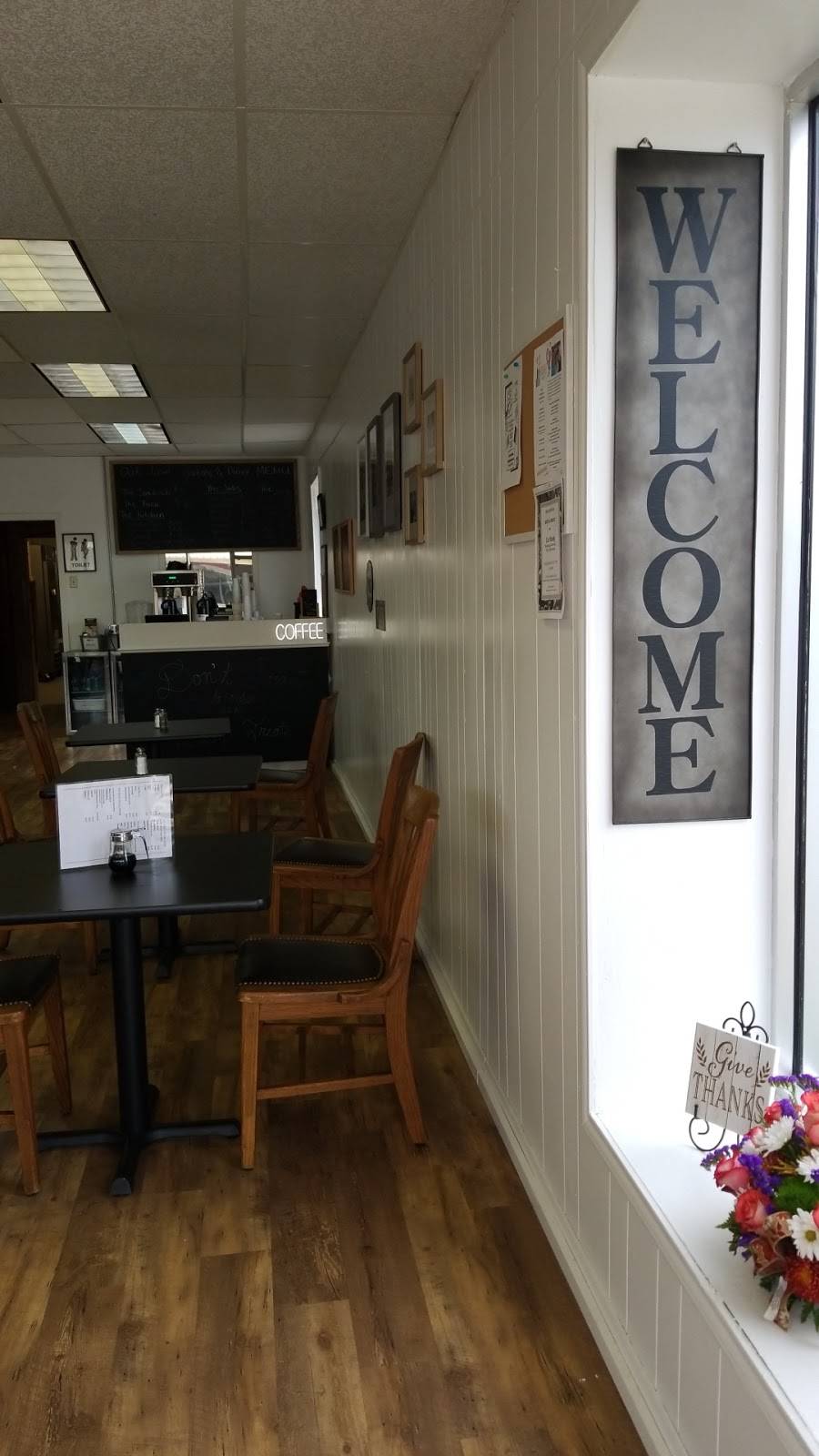 Oakleaf Bakery & Diner | restaurant | 239 N Main St, Rockdale, TX 76567, USA | 5125435070 OR +1 512-543-5070