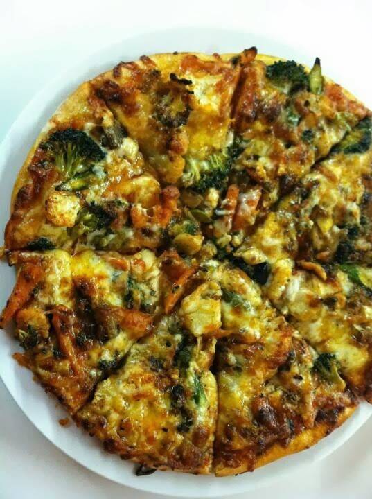 Monarca Pasta & Grill | restaurant | 2703 S Vermont Ave, Los Angeles, CA 90007, USA | 3237318149 OR +1 323-731-8149