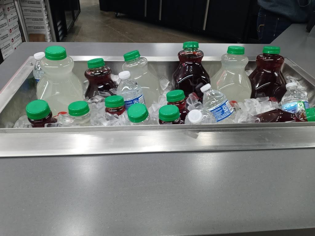 Savvy Sliders | restaurant | 31270 Groesbeck Hwy, Corner of Groesbeck and, Utica Rd, Fraser, MI 48026, USA | 5865250000 OR +1 586-525-0000