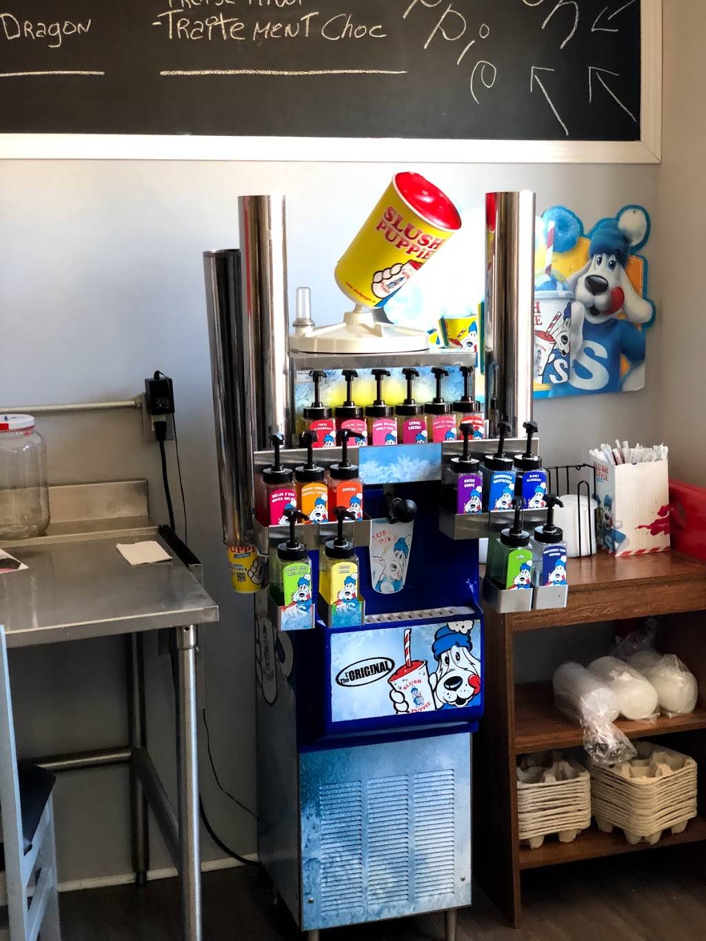 Chucks Casse-Croute | restaurant | 196 Chemin de la Savane, Gatineau, QC J8T 1R3, Canada | 8195615353 OR +1 819-561-5353