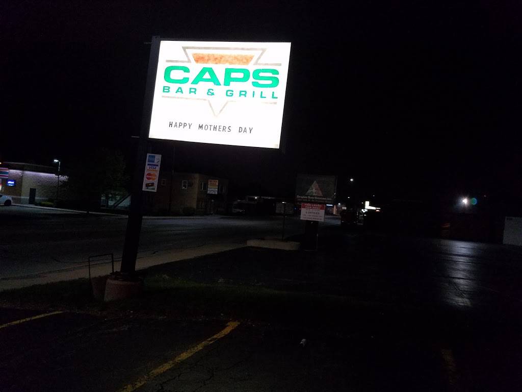 Caps Sports Bar & Grill | restaurant | 347 St Charles Rd, Villa Park, IL 60181, USA | 6302790005 OR +1 630-279-0005