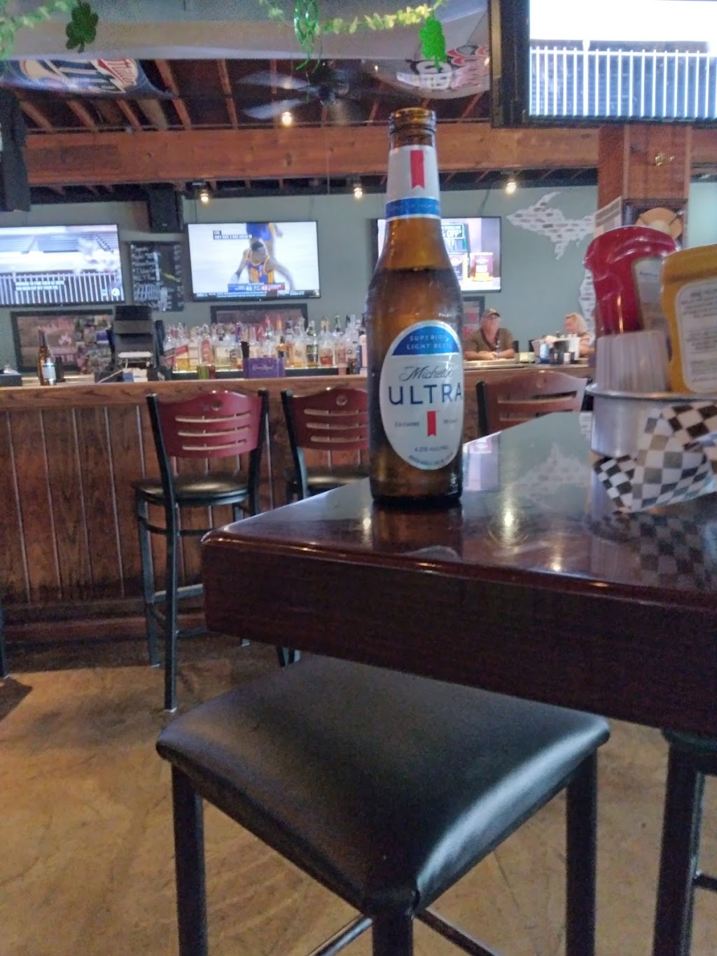 Shortys Bar & Grill | restaurant | 4769 Dixie Hwy, Waterford Twp, MI 48329, USA | 2486740033 OR +1 248-674-0033