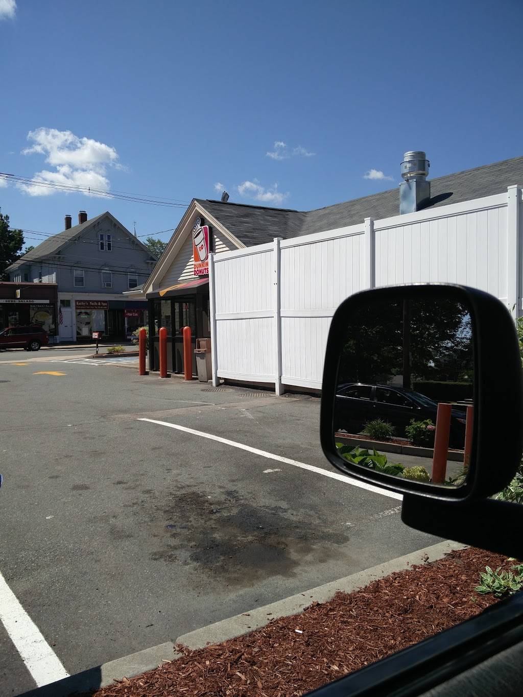 Dunkin | bakery | 26 South Ave, Whitman, MA 02382, USA | 7814473464 OR +1 781-447-3464