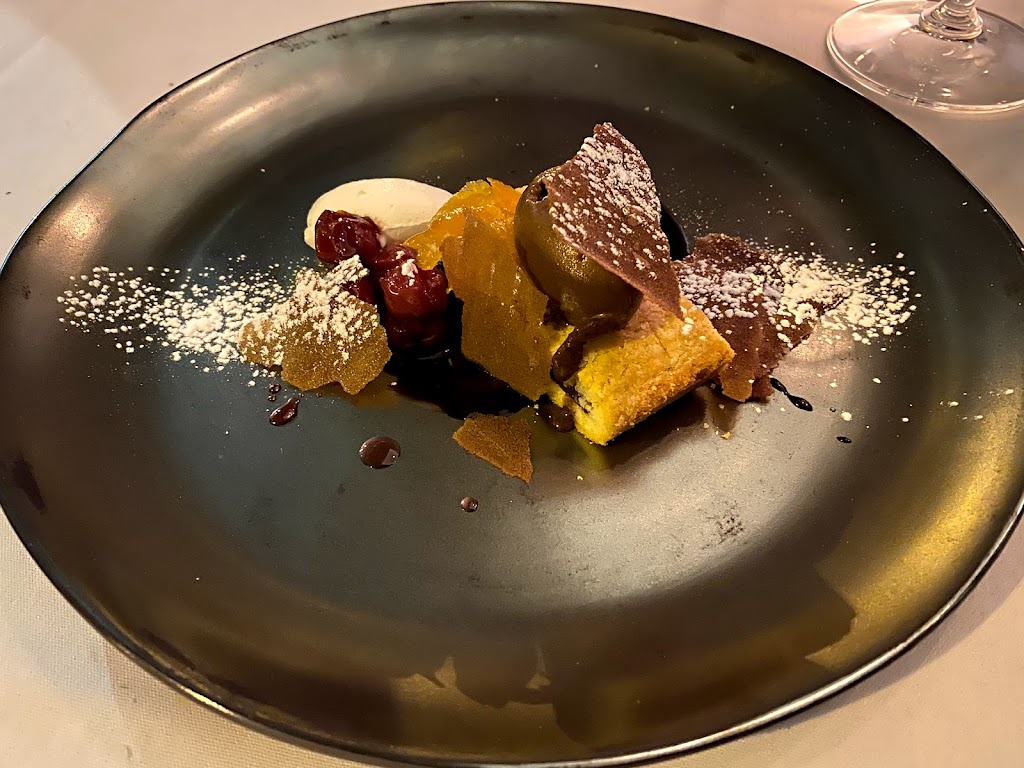 Brindille | restaurant | 534 N Clark St, Chicago, IL 60654, USA | 3125951616 OR +1 312-595-1616