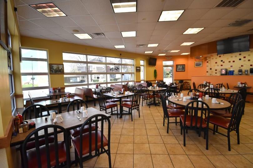 Town Chef | restaurant | 117 S Main St, Cedar Grove, WI 53013, USA | 9206685058 OR +1 920-668-5058