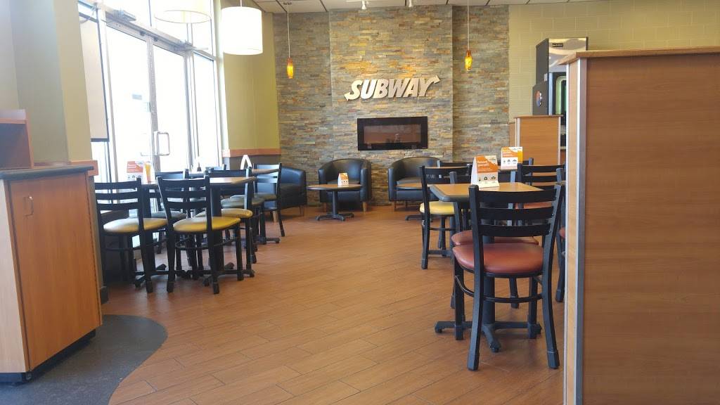 Subway | restaurant | 1750 Innes Rd Unit 30, Gloucester, ON K1B 3K5, Canada | 6137457789 OR +1 613-745-7789