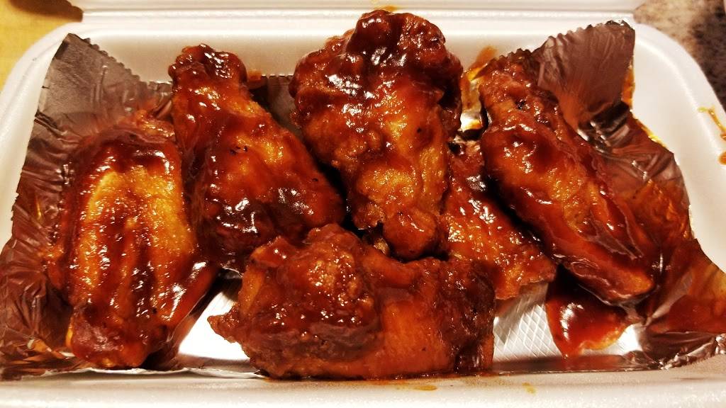 Wing Snob | restaurant | 28408 Five Mile Road, Livonia, MI 48154, USA | 7348554129 OR +1 734-855-4129