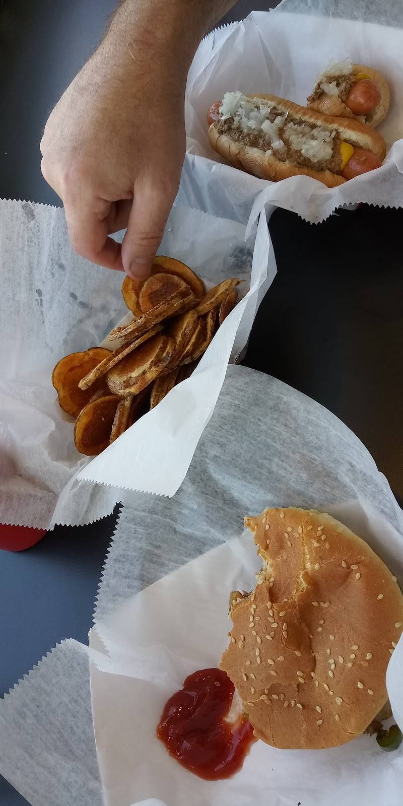 Mr Gs Hot Dog Connection | restaurant | 400 Bay St, Taunton, MA 02780, USA | 7744097962 OR +1 774-409-7962