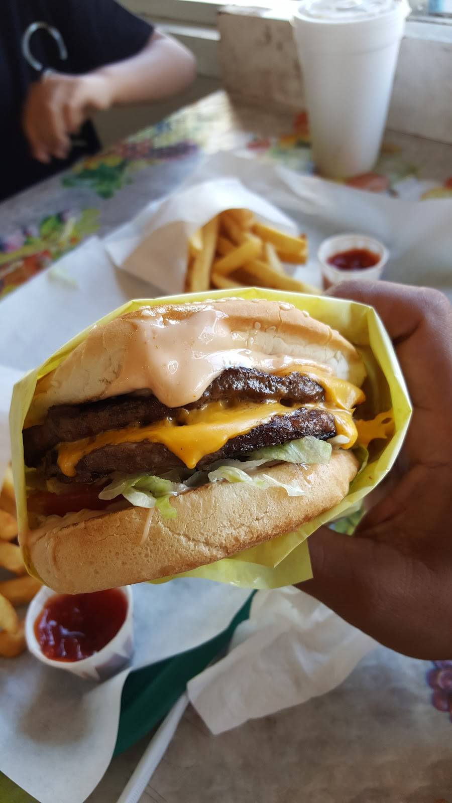 Patra Burgers On Sunset | restaurant | 1524 Sunset Blvd, Los Angeles, CA 90026, USA | 2132500301 OR +1 213-250-0301