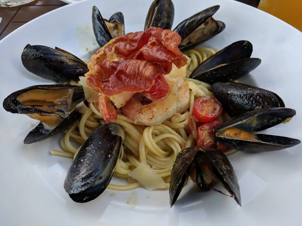 3 Brasseurs Laurier | restaurant | 2450 Boulevard Laurier, Québec, QC G1V 2L1, Canada | 4189146515 OR +1 418-914-6515