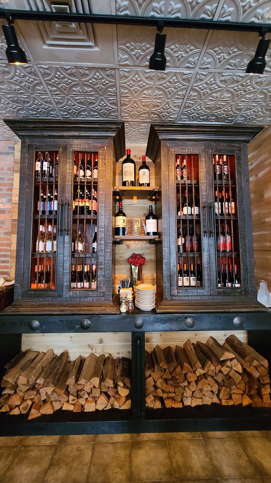 F&D Woodfired Italian Kitchen | restaurant | 1965 Aloma Ave, Winter Park, FL 32792, USA | 3212032637 OR +1 321-203-2637