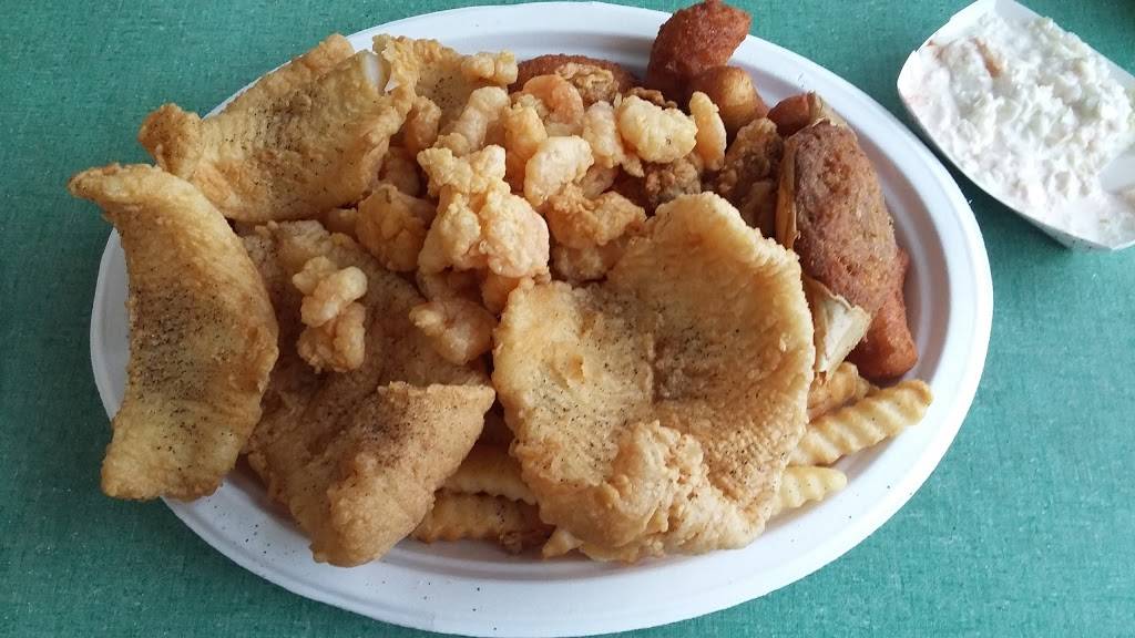 Cottons Seafood Of Lincolnton | restaurant | 1942 Gastonia Hwy, Lincolnton, NC 28092, USA | 7042403939 OR +1 704-240-3939