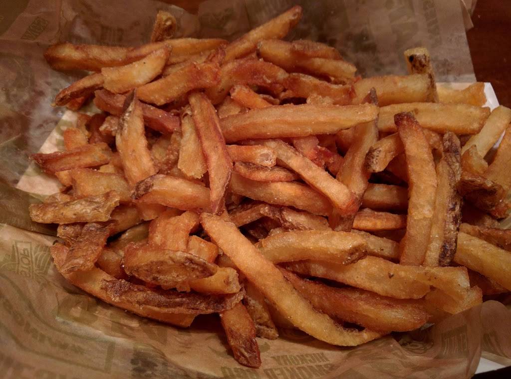 Wingstop | restaurant | 1701 W Parmer Ln Ste 104, Austin, TX 78727, USA | 5129779464 OR +1 512-977-9464